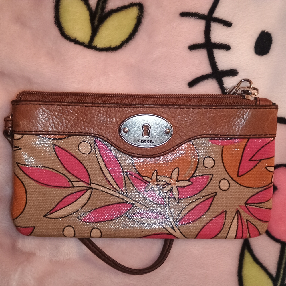 Fossil Women's Brown and Pink Floral Wristlet